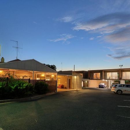 פארקס Court Street Motel מראה חיצוני תמונה