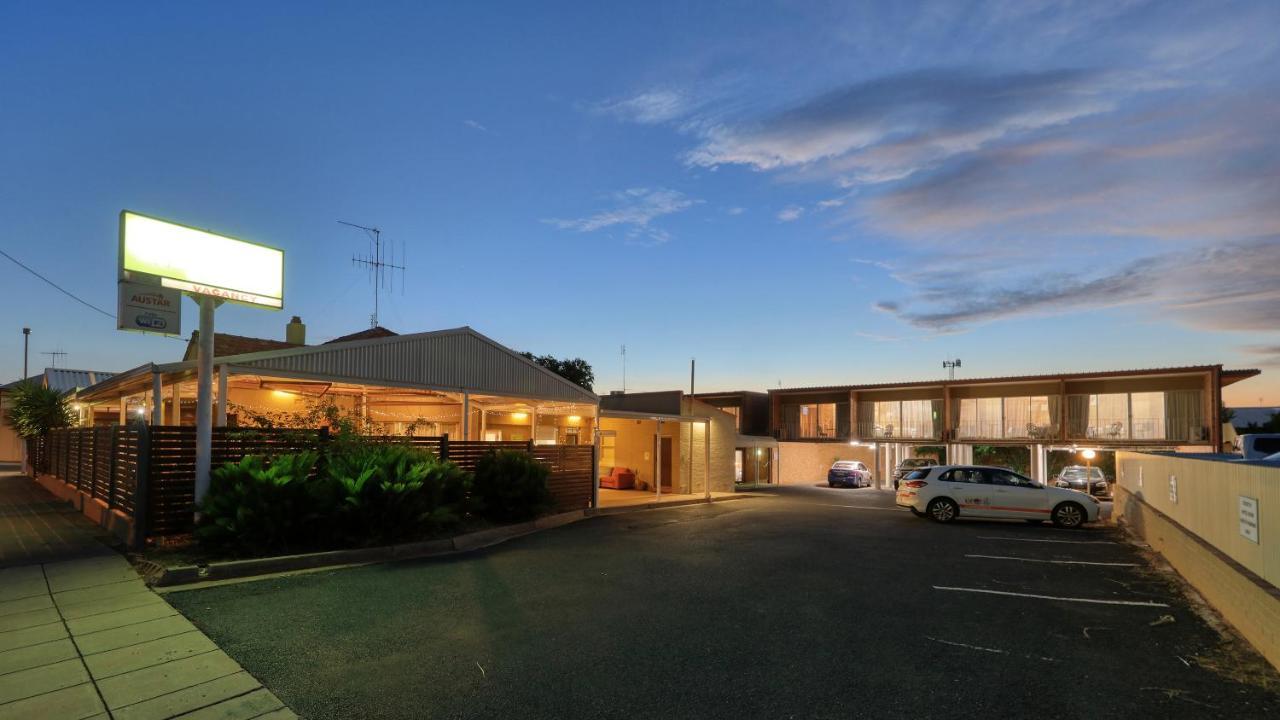 פארקס Court Street Motel מראה חיצוני תמונה